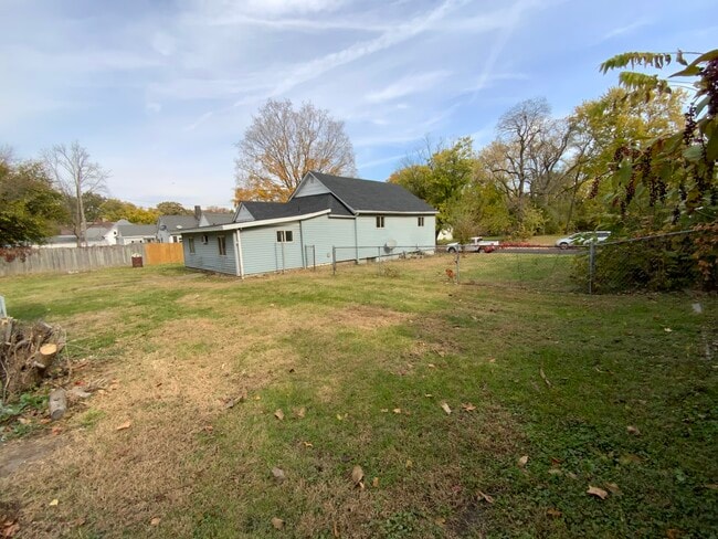 Building Photo - 624 Grant St