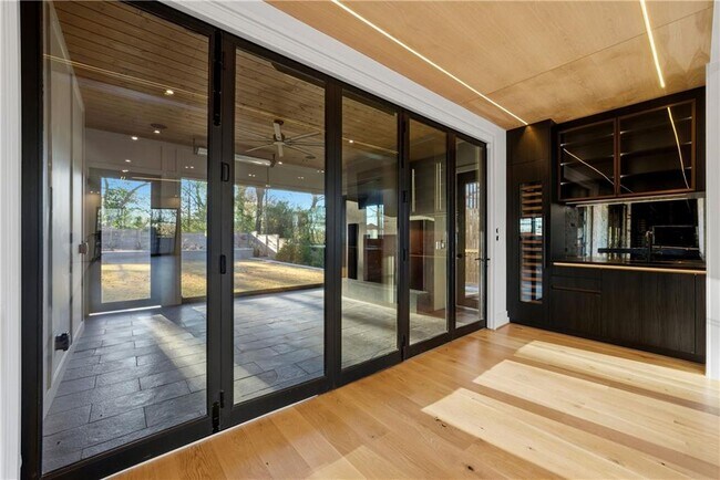 Building Photo - 1033 Reeder Cir NE