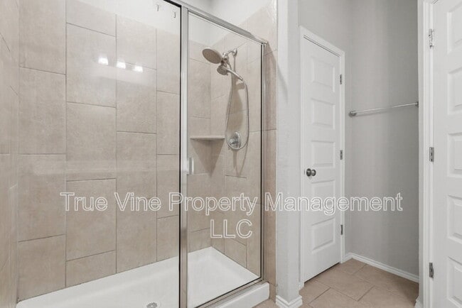 Building Photo - 3434 Hacienda Wy