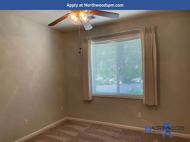 Building Photo - Beautiful 3 Bedroom 2 Bath Home Landscaping Included.