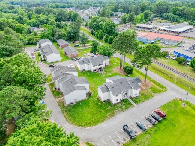 Building Photo - 375 Railroad St