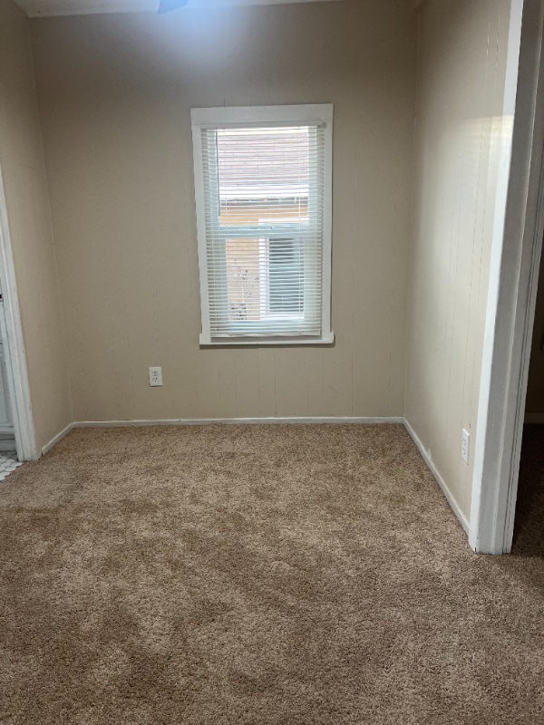 Building Photo - 606 W 4th Ave