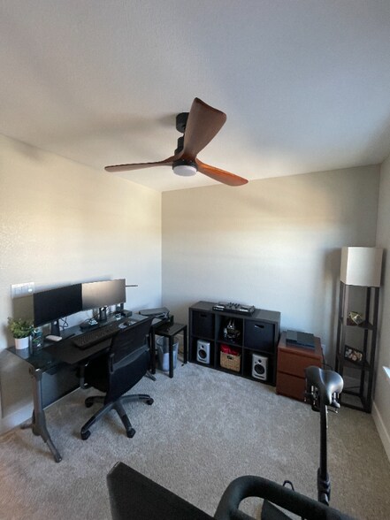 Building Photo - 2010 S Holly St