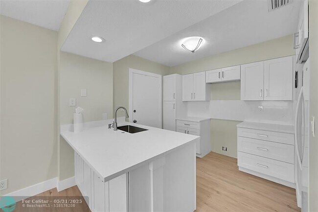 Building Photo - 9150 NW 38th Dr