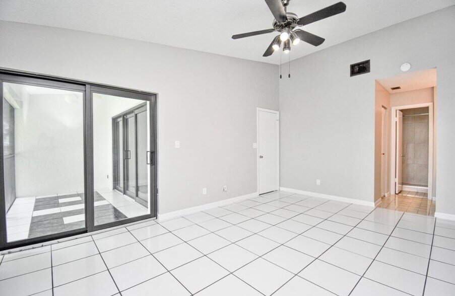 Building Photo - 3100 NW 46th St