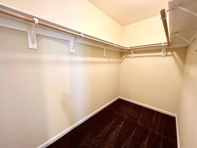 Building Photo - COMING SOON !!! CHARMING 1BD/1BA CONDO IN ...