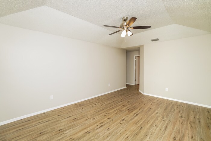 Building Photo - 15155 Nighthawk Dr