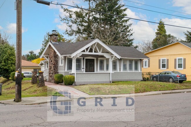 Primary Photo - Charming 2 Bedroom Bungalow - Located in C...