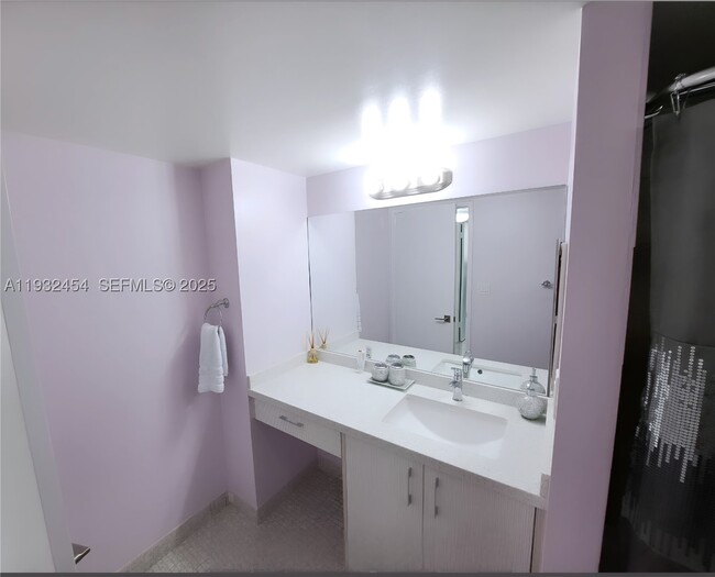 Building Photo - 210 174th St
