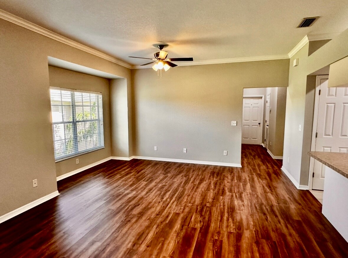 Living Area - 507 Eagle Pond Dr