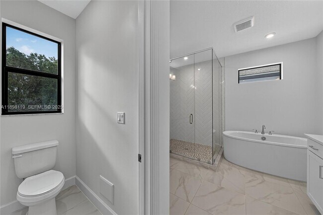 Building Photo - 2722 NW 87th Ter