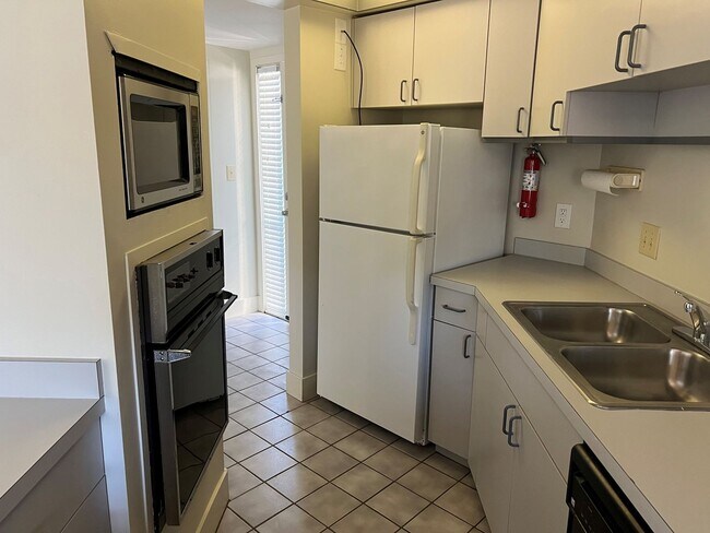 Building Photo - Spacious Condo in the Heart of Calabash