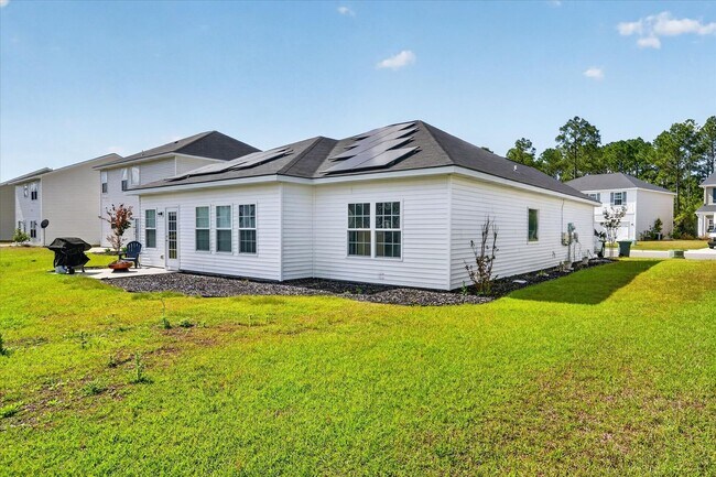 Building Photo - AVAILABLE MAY 2026  [PET FRIENDLY]
