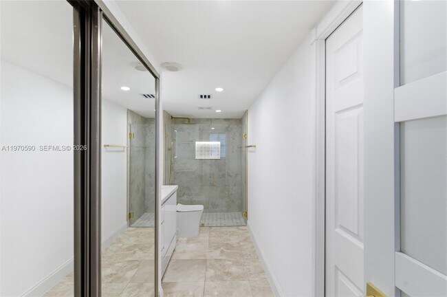 Building Photo - 5701 Collins Ave