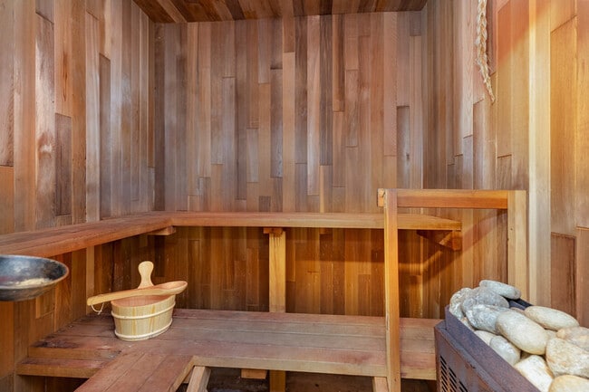 Building Photo - 6525 39th Ave SW