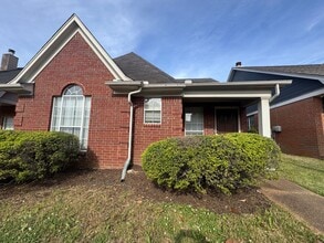 Building Photo - 615 W Ashley Glen Cir