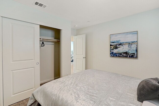 Building Photo - 4 YEARS NEW, FULLY FURNISHED 4 BEDROOM, 2....