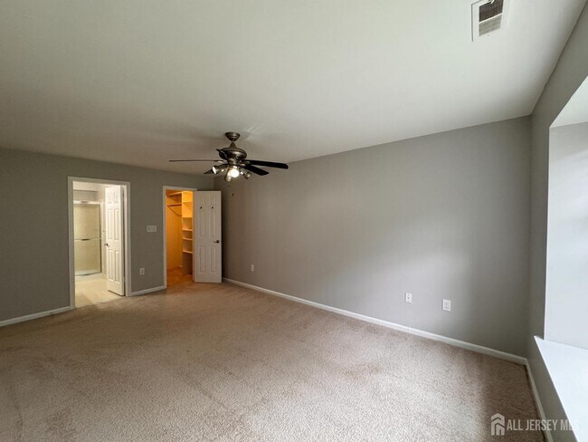 Building Photo - 1503 Commons at Kingswood Dr