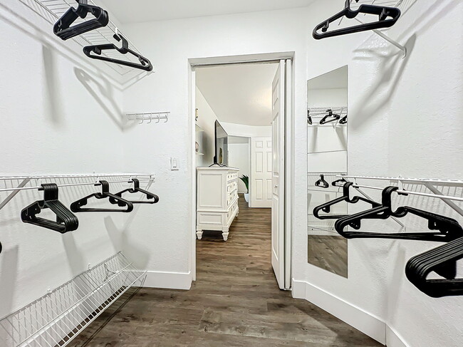 Building Photo - Seurat Street, Orlando, FL 32819 - 4 BR 2 BA condo