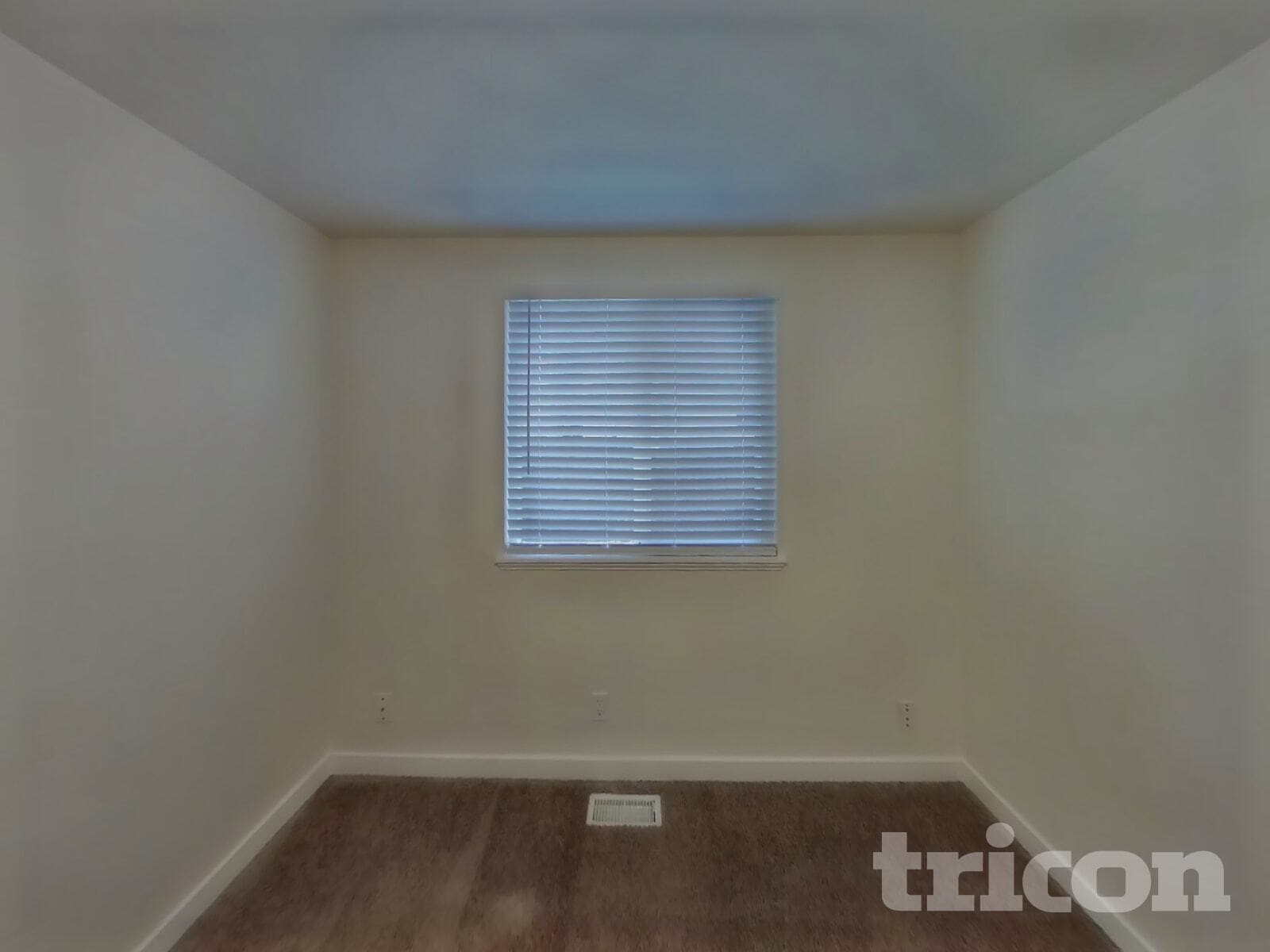 Building Photo - 1602 57th Ave NE