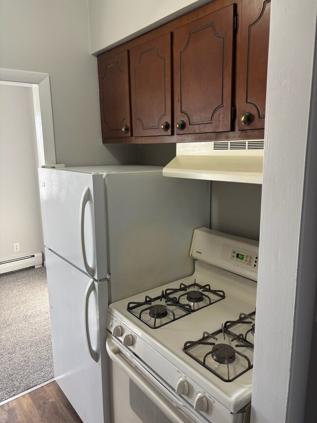 Kitchen - Bridgeton Arms Apartments