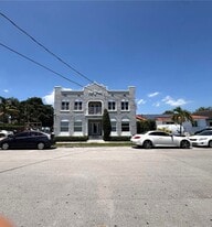 Building Photo - 3237 SW 4th St