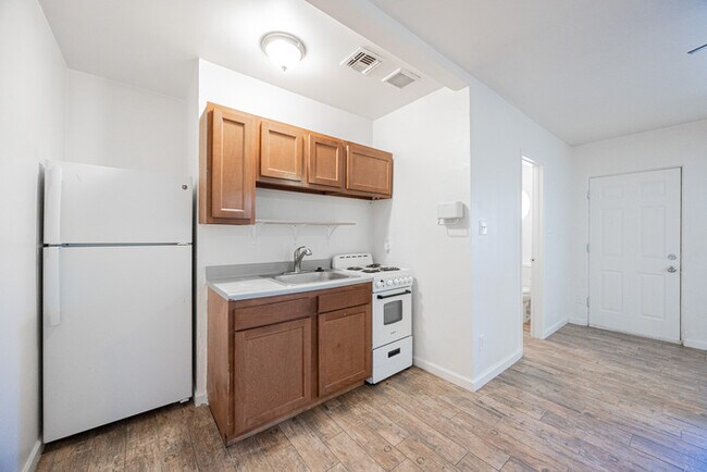 Building Photo - 1507 E Harvard St
