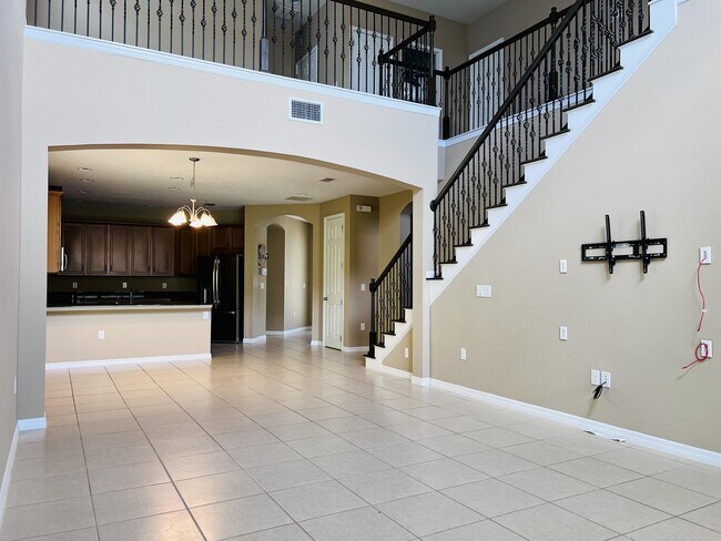 Building Photo - 537 Red Rose Ln