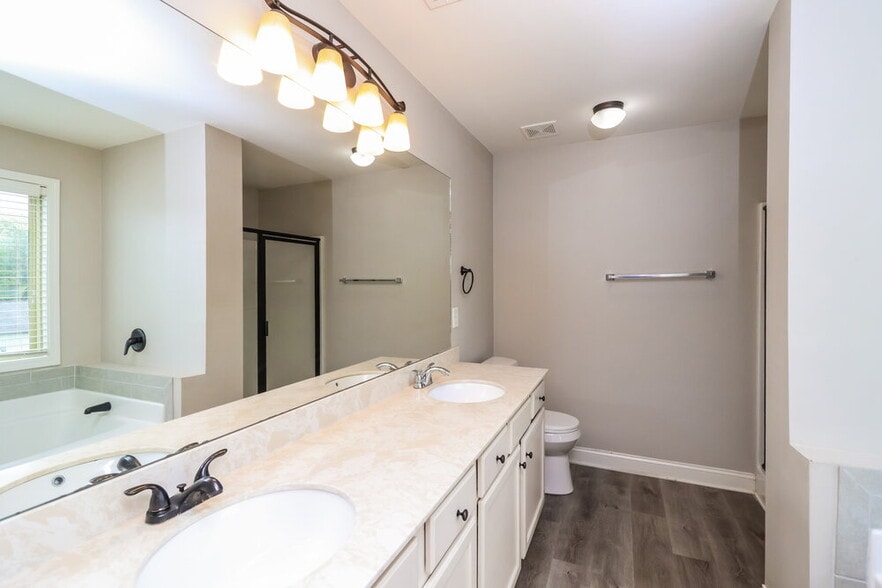 Building Photo - 235 Summer Gate Ln