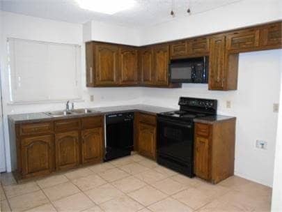 Building Photo - 3315 Kensington Dr