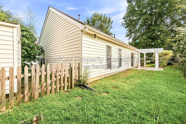 Building Photo - 6307 Forest Ridge Dr