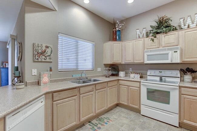 Building Photo - 8074 W Beck Ln