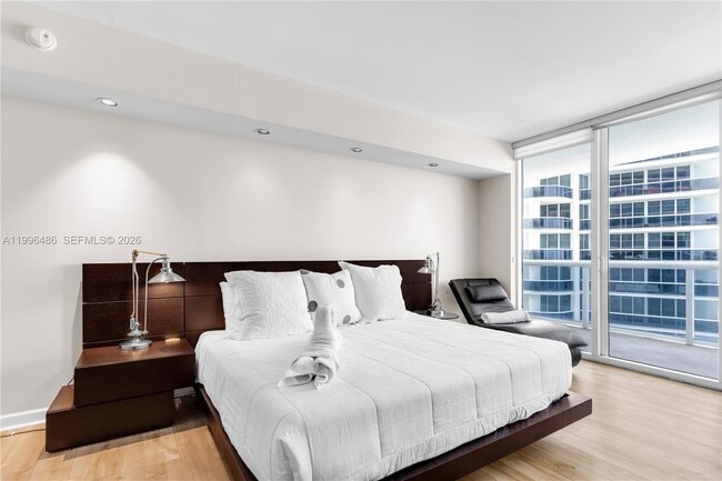 Building Photo - 1830 S Ocean Dr