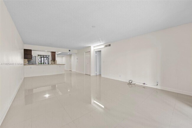 Building Photo - 16491 Blatt Blvd