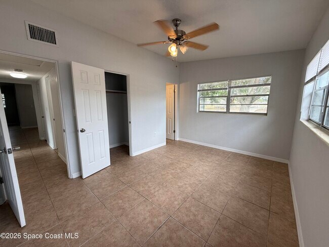 Building Photo - 420 N Fiske Blvd