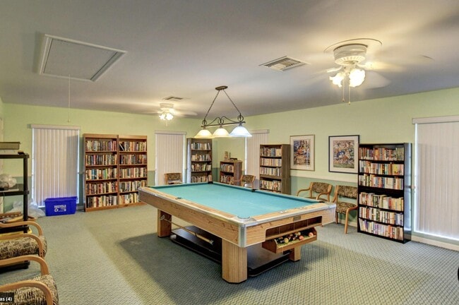 Building Photo - 4660 Greentree Pl