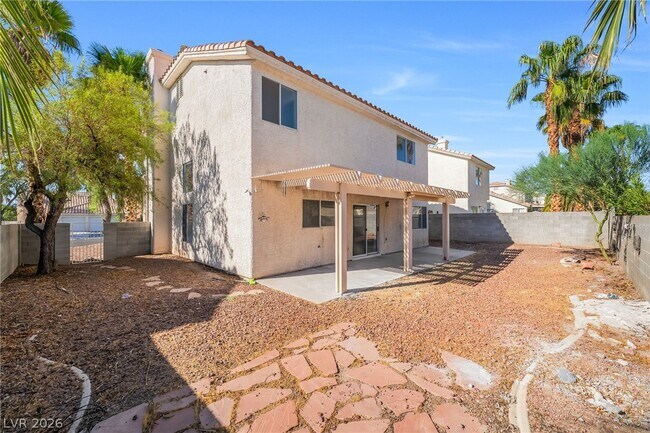 Building Photo - 1354 Silver Knoll Ave