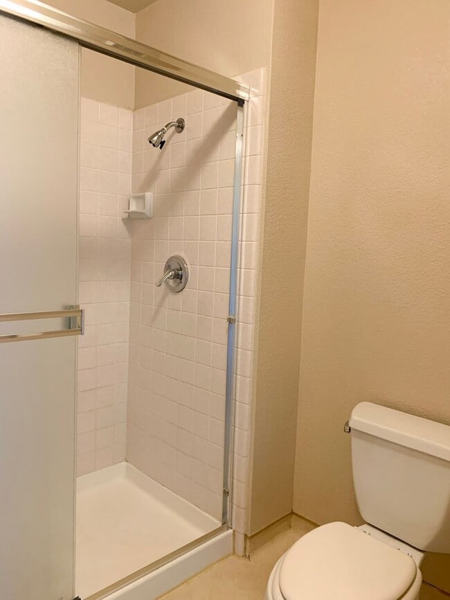 Building Photo - 2 Bedroom / 2.5 Bath Condo in Ridgemark