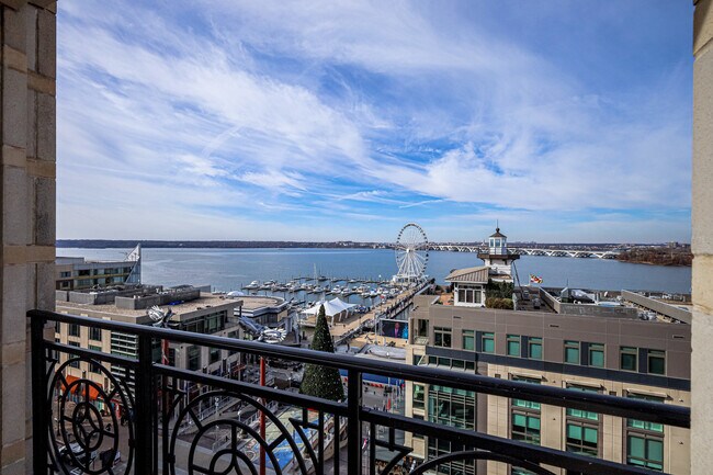 Building Photo - 155 Potomac Passage