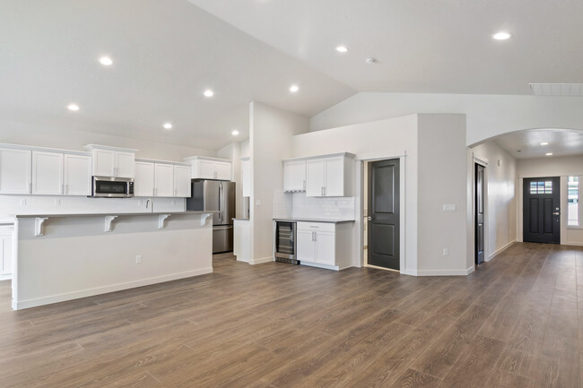 Building Photo - 7565 W Itasco Dr