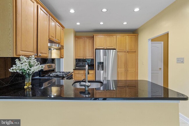 Building Photo - 210 Bullock Dr
