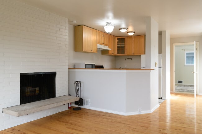 Building Photo - 901 5th Ave N