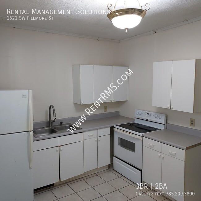 Building Photo - **MOVE-IN SPECIAL**1621 SW Fillmore St - 3...