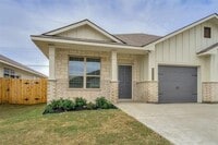 Building Photo - Bright & Cozy Duplex