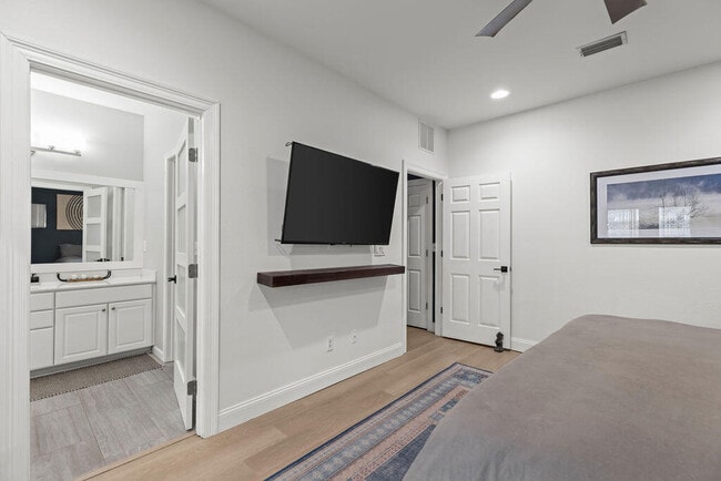 Building Photo - 97 Mantero Way