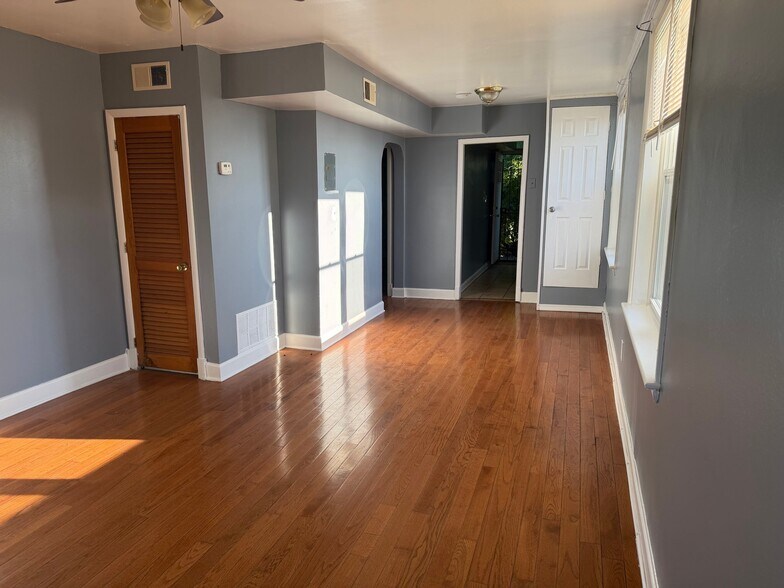 Building Photo - 101 Galveston Pl SW
