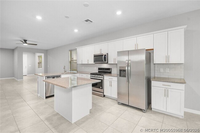 Building Photo - 10214 SW Captiva Dr