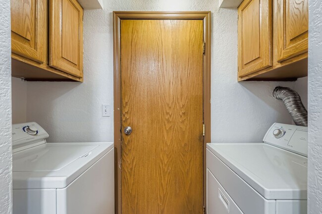 Building Photo - Stunning 3/2.5 home in Arvada!