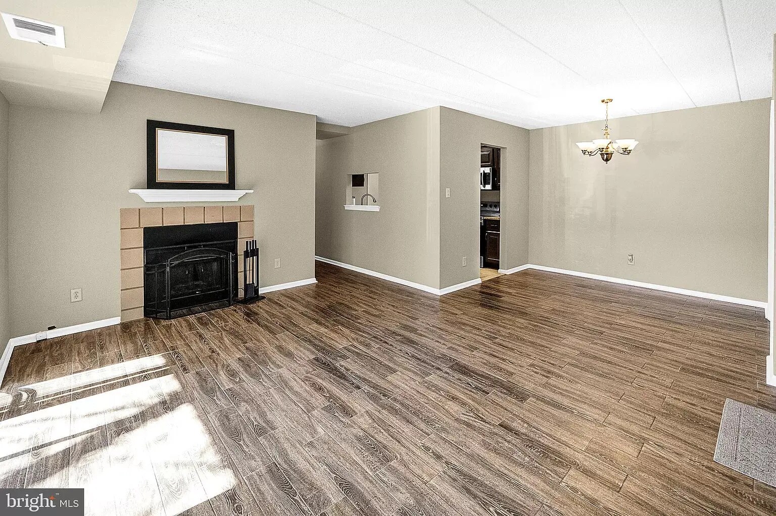 Building Photo - 61 Le Forge Ct