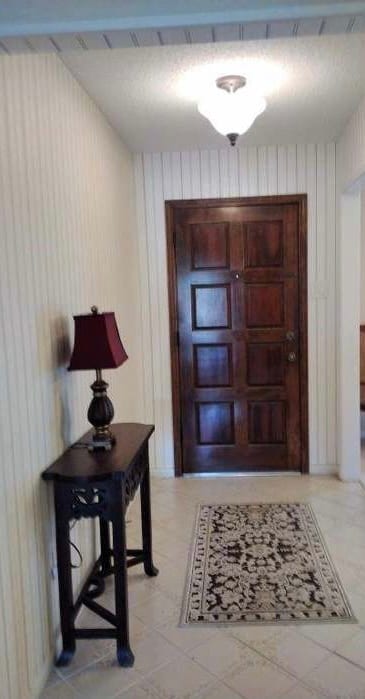 Building Photo - 1707 Mayflower Dr